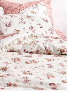 Rosie Cotton Duvet and Shams Alter'd State